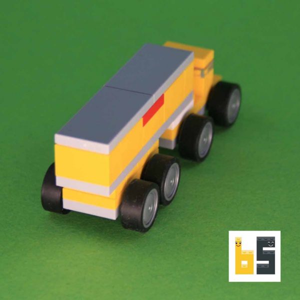 Verschiedene Ansichten des Micro Koffersattelzuges als LEGO®-Eigenkreation (MOC) von The Brickworms