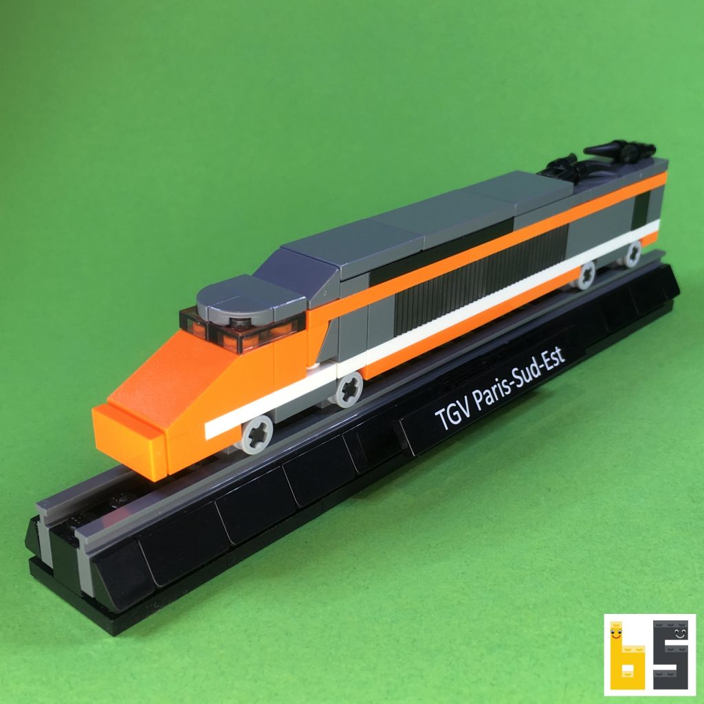 Micro TGV PSE kit from LEGO bricks The Brickworms